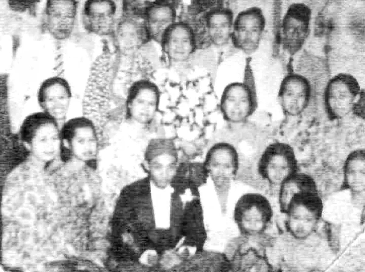 Pernikahan Siti Zuchra dengan Sambas Mangundikarta, 17 September 1952. (Sumber: Istimewa)