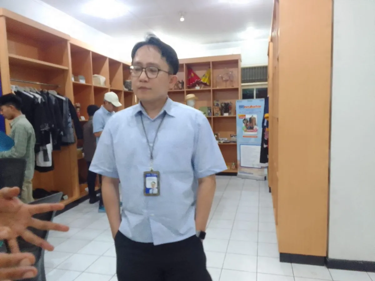 A. Radinal Pramudha Sirat, CEO Rumah BUMN Bandung. (Sumber: Ayobandung.id | Foto: Aris Abdulsalam)