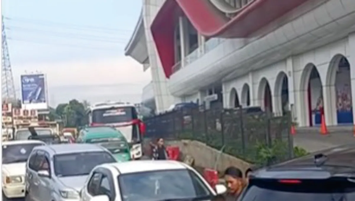 Stasiun Whoosh Padalarang: stasiun elit, parkiran sulit. (Sumber: Tiktok/harisubakti4382)