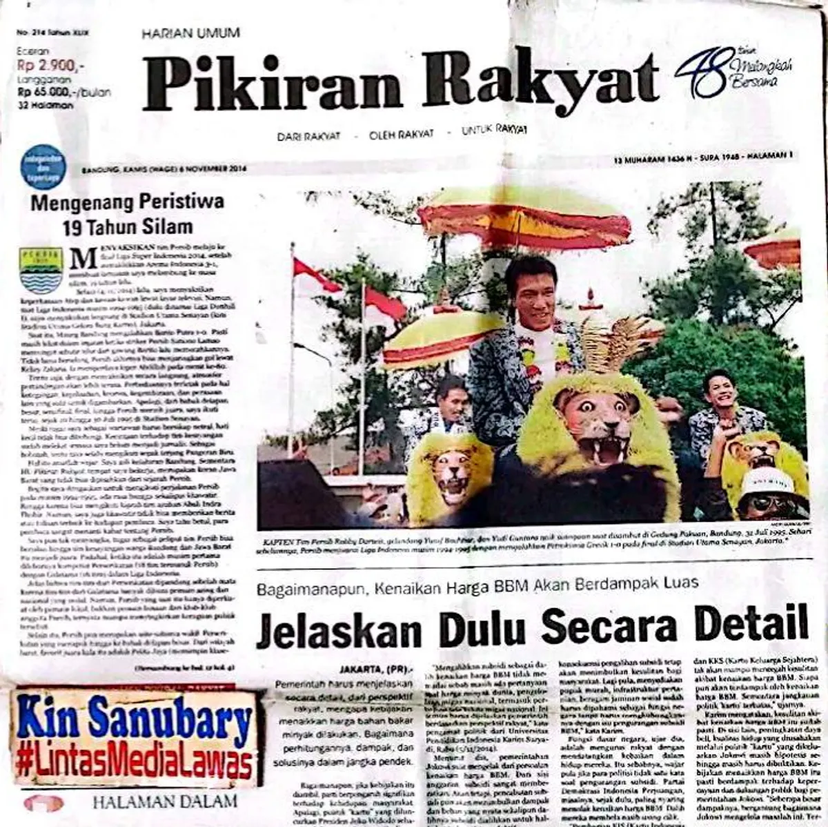 Robby Darwis diarak dengan sisingaan usai membawa Persib Bandung menjuarai Liga Indonesia 1994–1995. (Sumber: Harian Pikiran Rakyat, 1995 | Foto: Koleksi Kin Sanubary)