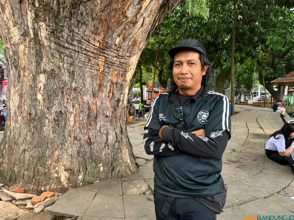 Meiyama menilai budaya berjalan kaki bisa menjadi cara sederhana untuk tetap sehat sekaligus mengenal kembali sudut-sudut Kota Bandung. (Sumber: ayobandung.id | Foto: Ilham Maulana)