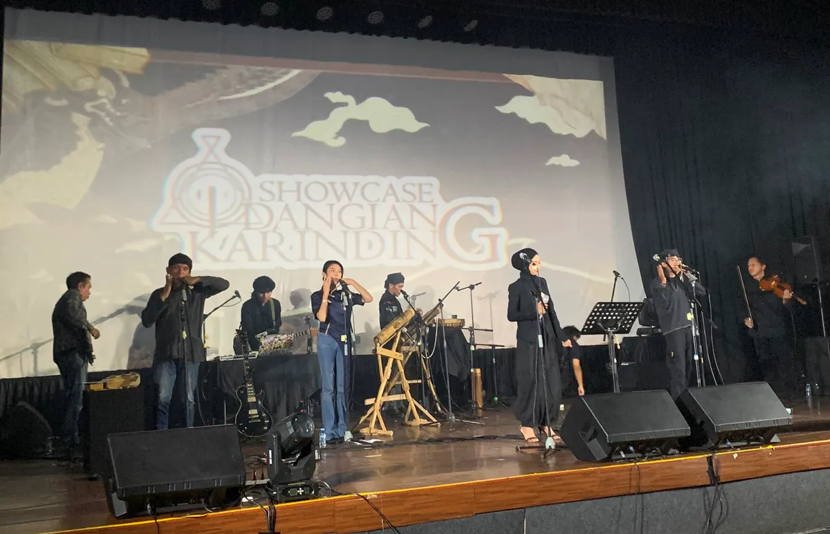 Pertunjukan Showcase Karinding yang digelar di De Majestic Bandung pada 22 Mei 2026. (Sumber: ayobandung.id | Foto: Halwa Raudhatul)