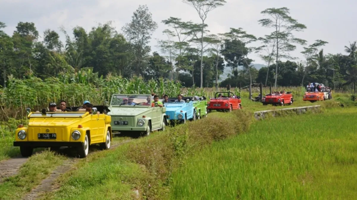 Petualangan menarik dengan kendaraan klasik di Magelang. (Sumber: raja-wisata.com)