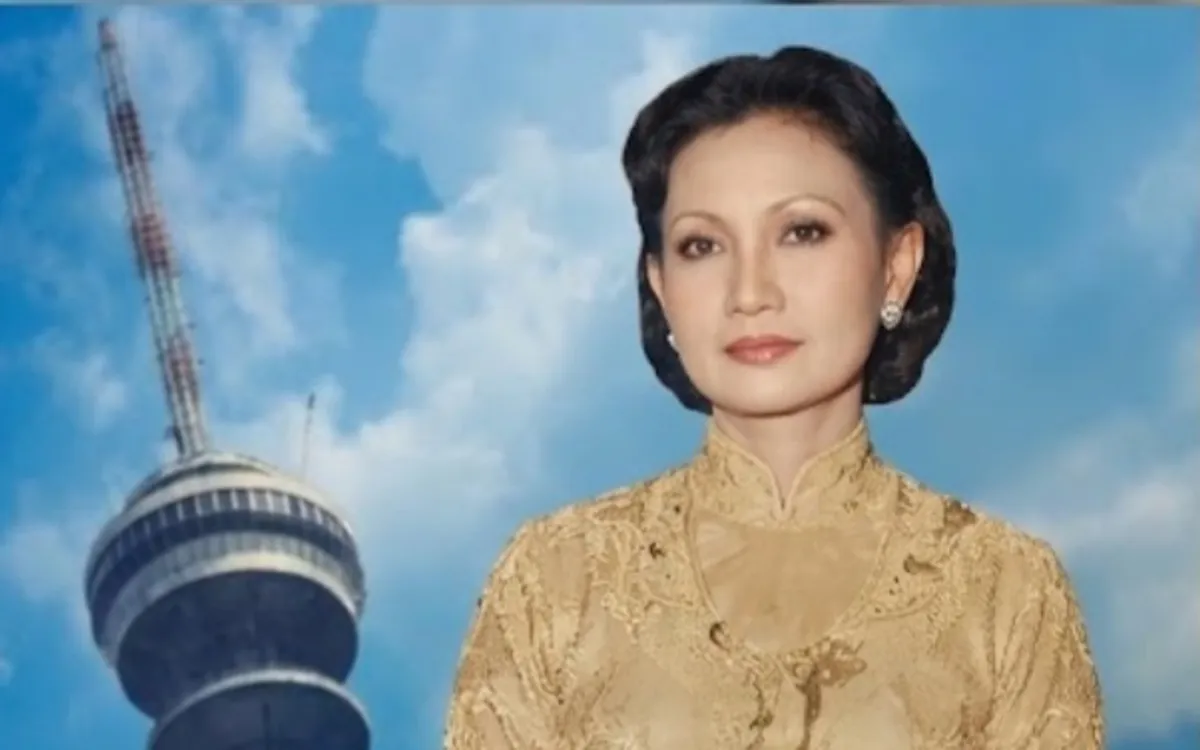 Chandra Kirana. Salah satu tayangan hiburan televisi yang mewarnai kenangan penonton pada masanya, dengan Diah Iskandar sebagai pembawa acara. Program ini turut merekam geliat budaya populer Indonesia pada zamannya. (Sumber: Majalah Monitor TVRI)