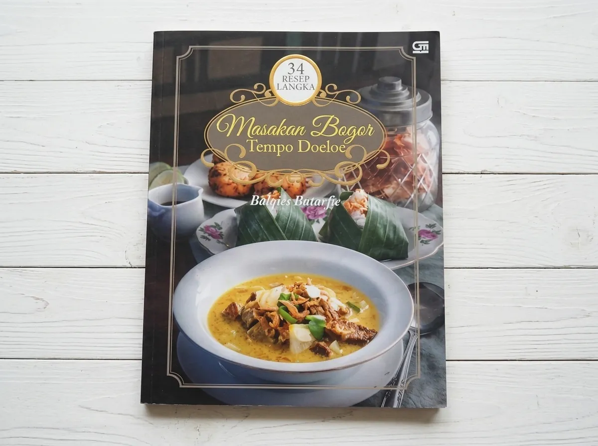 Dokumentasi 34 resep langka karya Balqies Batarfie menjadi langkah penting sebagai upaya menjaga warisan kuliner tradisional Bogor agar tidak hilang ditelan zaman. (Sumber: Dokumentasi Penulis | Foto: Badiatul Muchlisin Asti)