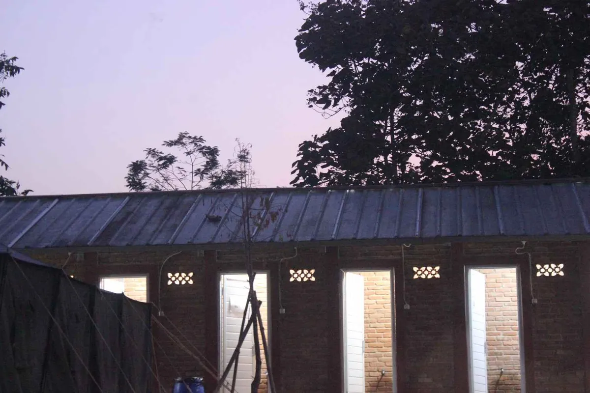 Beberapa Toilet, di Cicadas Camping Ground, Sumedang