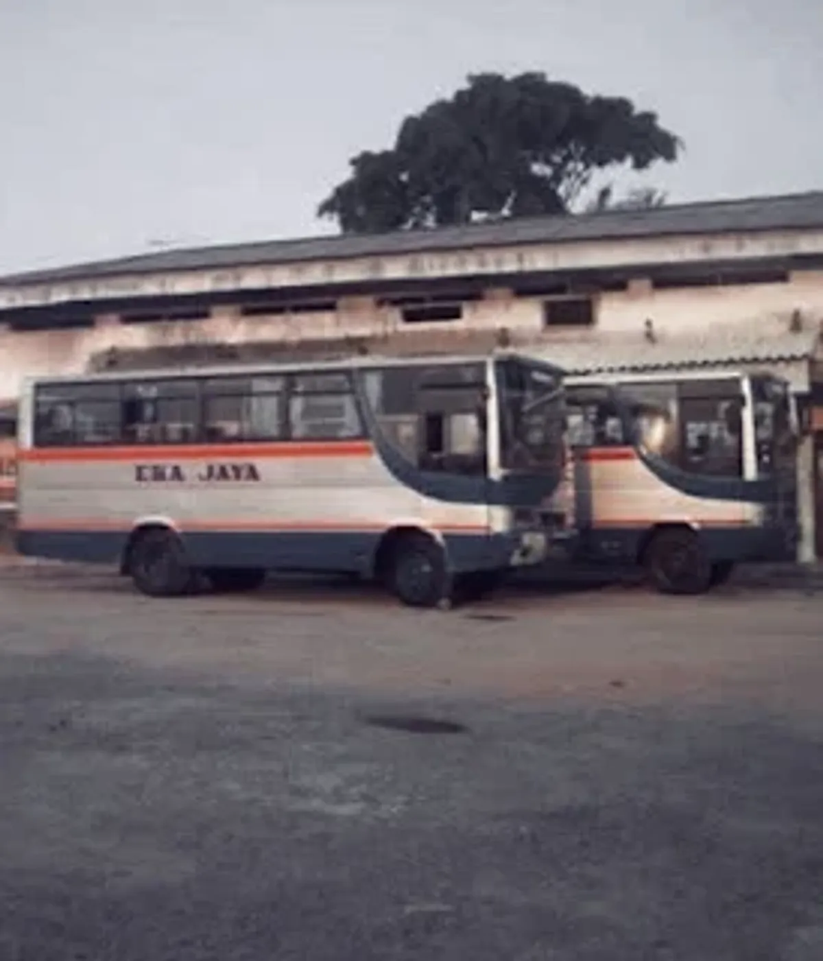 Bus Eka Jaya Angkutan Bungbulang - Garut Era Tahun 90 an (Sumber: www.erqitafm.com)