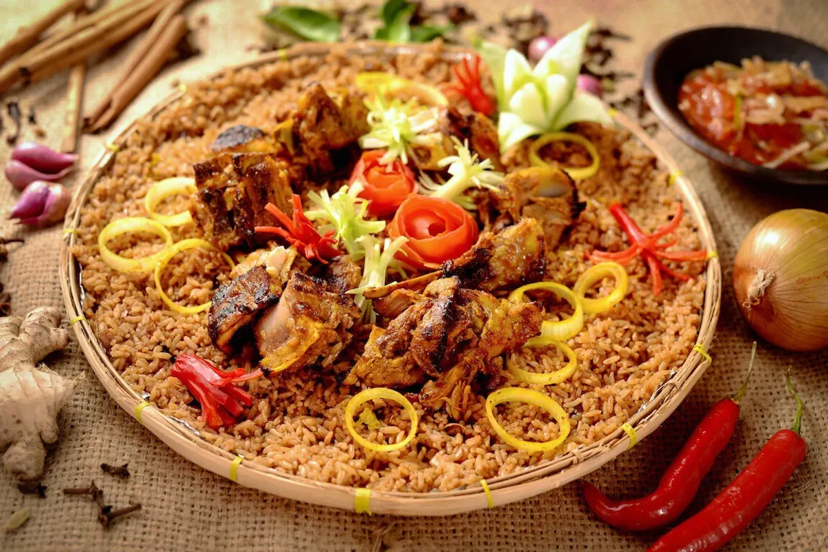 Nasi Mandhi Spesial Arab dari Kenanga Catering menghadirkan kelezatan Timur Tengah untuk acara tematik. (Sumber: www.kenangacatering.com)