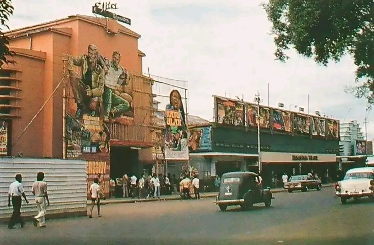 Bioskop Elita di Bandung, sekitar tahun 1970. Salah satu bioskop tua dan bergengsi di Kota Bandung yang telah hadir sejak era kolonial Belanda dan menjadi bagian dari sejarah hiburan layar lebar di kota ini. (Sumber: Bandung Lawas)