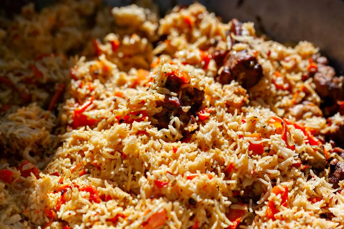 Nasi biyani. (Sumber: Pexels | Foto: Julia Filirovska)