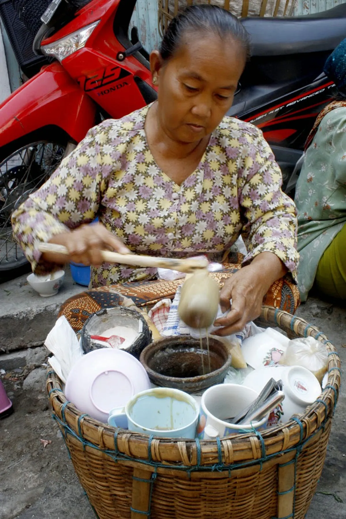 Penjual Wedang Jun yang masih dijumpai di Kota Semarang. (Sumber: kisahsemarangan.blogspot.com)
