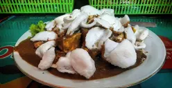 Gado-gado Tengku Angkasa bertahan hingga kini, menyuguhkan sepiring kisah sejak 1968 yang tak pernah kehilangan makna.