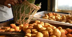 Tahu Sumedang, kuliner legendaris dari Jawa Barat. (Sumber: Peter | Foto: Flickr)