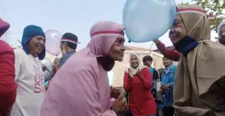 Lomba agustusan biasa ditunggu-tunggu oleh anak-anak, pun dengan para lansia di Balai Palayanan Sosial Tresna Werdha (BPSTW) Ciparay. (Sumber: Ayobandung.id | Foto: Mildan Abdalloh)