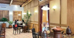 Pamor Kuliner Nusantara berdiri di Jalan LL.RE.Martadinata, Bandung. (Sumber: Ayobandung.id | Foto: Eneng Reni Nuraisyah Jamil)