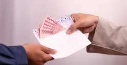 Opini ini meninjau kembali kebijakan yang putuskan atas pemblokiran rekening bank oleh pemerintah. (Sumber: Pexels/Defrino Maasy)
