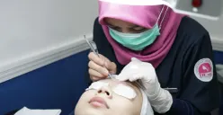 Standar kecantikan Korea Selatan telah menjadi acuan global dalam beberapa tahun terakhir. Kulit wajah sehat, lembap, dan glowing bukan lagi sekadar impian para penggemar K-beauty. (Sumber: Ayobandung.id | Foto: Eneng Reni Nuraisyah Jamil)
