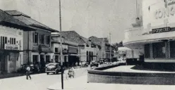 Suasana Jalan Asia Afrika (Groote Postweg) Kota Bandung zaman kolonial Belanda. (Sumber: Tropenmuseum)