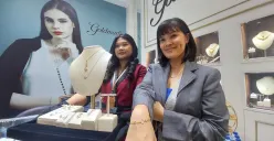 Yolana Limman, generasi kedua dari keluarga pendiri Goldmart Jewelry. (Sumber: Ayobandung.id | Foto: Eneng Reni Nuraisyah Jamil)