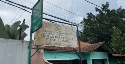 Halaman Depan SDN 117 Batununggal, lokasi kejadian siswa-siswi sekolah tersebut menunggu Walikota Bandung selama 5 Jam (Sumber: Pribadi | Foto: Novrandi Aqilah)