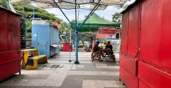 Pengunjung Teras Cihampelas di hari kerja pukul 09.30 pada hari Senin (1/12/2025) (Foto: Ammara Ziska)