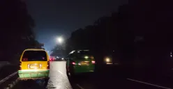 Suasana jalanan daerah Tegallega di jam 21.00 WIB yang sudah tidak terlihat oleh pengendara, Jumat (28/11/2025). (Sumber: Dokumentasi Penulis Foto: Nadya Ulya Zagita)