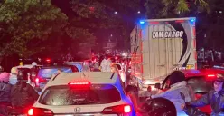 Kemacetan Bandung Pada malam hari (21.52 WIB) di Jln. Terusan Buah Batu. (Sumber: Dokumentasi Penulis | Foto: Muhammad Airell Fairuzia)