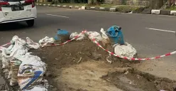 Salah Satu titik jalan berlubang di Jl. Lombok, Merdeka, Kec.Sumur Bandung, Kota Bandung.(3/12/2025) (Sumber: Nabila Putri Wiritanaya)