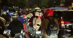 Kemacetan yang terjadi di Buah Batu pada Rabu (03/12/25) (Foto: Aliffa Irniesya)