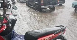 Hujan Deras Menyerang Lagi, Waswas Jalanan Kota Bandung Terendam Kembali