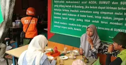 Lontong Medan ka' Zahra di Jalan Dipatiukur, Kota Bandung, menggratiskan semua menu makanan untuk perantau asal Sumatera yang keluarganya terdampak banjir bandang dan longsor. (Sumber: AyoBandung.com | Foto: Gilang Fathu Romadhan)