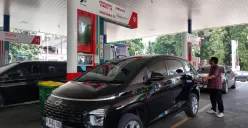 Ilustrasi. Mobilitas tinggi, arus mudik, serta destinasi wisata yang ramai menjadi faktor utama meningkatnya konsumsi Bahan Bakar Minyak (BBM) dan Liquefied Petroleum Gas (LPG). (Sumber: Ayobandung.id | Foto: Eneng Reni Nuraisyah Jamil)