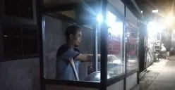 SAM adalah nama sebenarnya, tapi para pelanggannya telanjur menyebutnya “Mas Iput”. (Sumber: Dokumentasi Penulis)