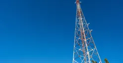 Ilustrasi. Menjelang periode Natal dan Tahun Baru (Nataru), pasar telekomunikasi Indonesia kembali menunjukkan potensi besar, terutama di Jawa Barat yang menjadi salah satu pusat mobilitas masyarakat. (Sumber: Indosat)