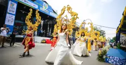 Festival seni dan budaya bukan sekadar hiburan. Itu pengingat bahwa kota hidup dan waras. (Sumber: ayobandung.com | Foto: Muslim Yanuar Putra)