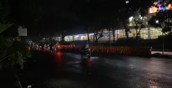 Kondisi ruas Jalan Soekarno Hatta, Bandung, yang minim lampu penerangan jalan saat malam hari, pada Rabu 26 November 2025. (Dokumentasi Penulis foto: Fariha Nurlaelah)