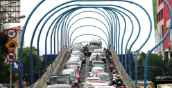 Kemacetan di Flyover Antapani. (Sumber: Ayobandung | Foto: Kavin Faza)