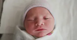 Ilustrasi, bukan bayi yang ditelantarkan. (Sumber: Unsplash | Foto: Jimmy Conover)