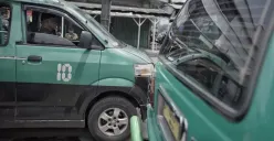 Di Balik Roda yang Bergerak: Bandung, Angkot, dan Cara Kita Membaca Kota