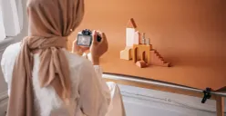 Kini, media sosial menjadi panggung global, tempat siapa pun bisa menampilkan diri, membentuk citra, dan menarik perhatian. (Sumber: Pexels/PNW Production)