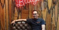Dony Turdiyana seorang pebisnis yang menjadikan keyakinan, keberanian, dan kepekaan pasar sebagai kompas hidupnya. (Sumber: Ayobandung.id | Foto: Eneng Reni Nuraisyah Jamil)