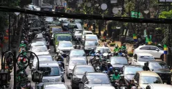 Kemacetan di Jalan Merdeka, Kota Bandung, Rabu 31 Juli 2024. (Sumber: ayobandung.id | Foto: Irfan Al- Faritsi)