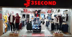 Berawal dari semangat kreatif Kota Bandung, 3Second berkembang menjadi lebih dari sekadar merek fashion lokal. (Sumber: Ayobandung.id | Foto: Eneng Reni Nuraisyah Jamil)