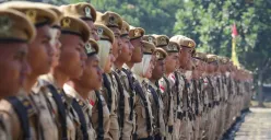 Praja Institut Pemerintahan Dalam Negeri (IPDN) Jatinangor, mengikuti Upacara Penutupan Praktik Lapangan I di Lapang Upakarti Soreang, Selasa (13/8/2019). (Sumber: Humas Pemkab Bandung)