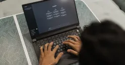 Salah satu alat bantu untuk meningkatkan daya nalar manusia dengan menggunakan kecerdasan buatan (Artificial Intelligence). (Sumber: Pexels | Foto: Matheus Bertelli)