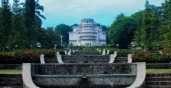 Villa Isola. (Sumber: Dok. UPI Bandung)