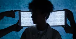 Ilustrasi teknologi digital di sekitar anak-anak saat ini. (Sumber: Pexels/Ron Lach)