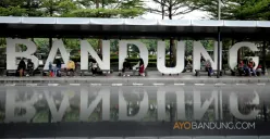 Bandung bukan hanya kota dengan udara sejuk dan sejarah kolonial yang memesona, tapi juga ruang hidup yang terus berdenyut dengan semangat pluralisme dan kreativitas. (Sumber: Ayobandung | Foto: Kavin Faza)