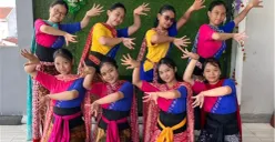 Tari Merak di Pusat Bina Tari, Ketika Jemari Lentik dan Senyum Manis Berkisah