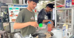 Berawal dari Halaman Rumah, Kreativitas Membawa Jajanan Cilok Urat Berkelana ke Penjuru Kota Bandung